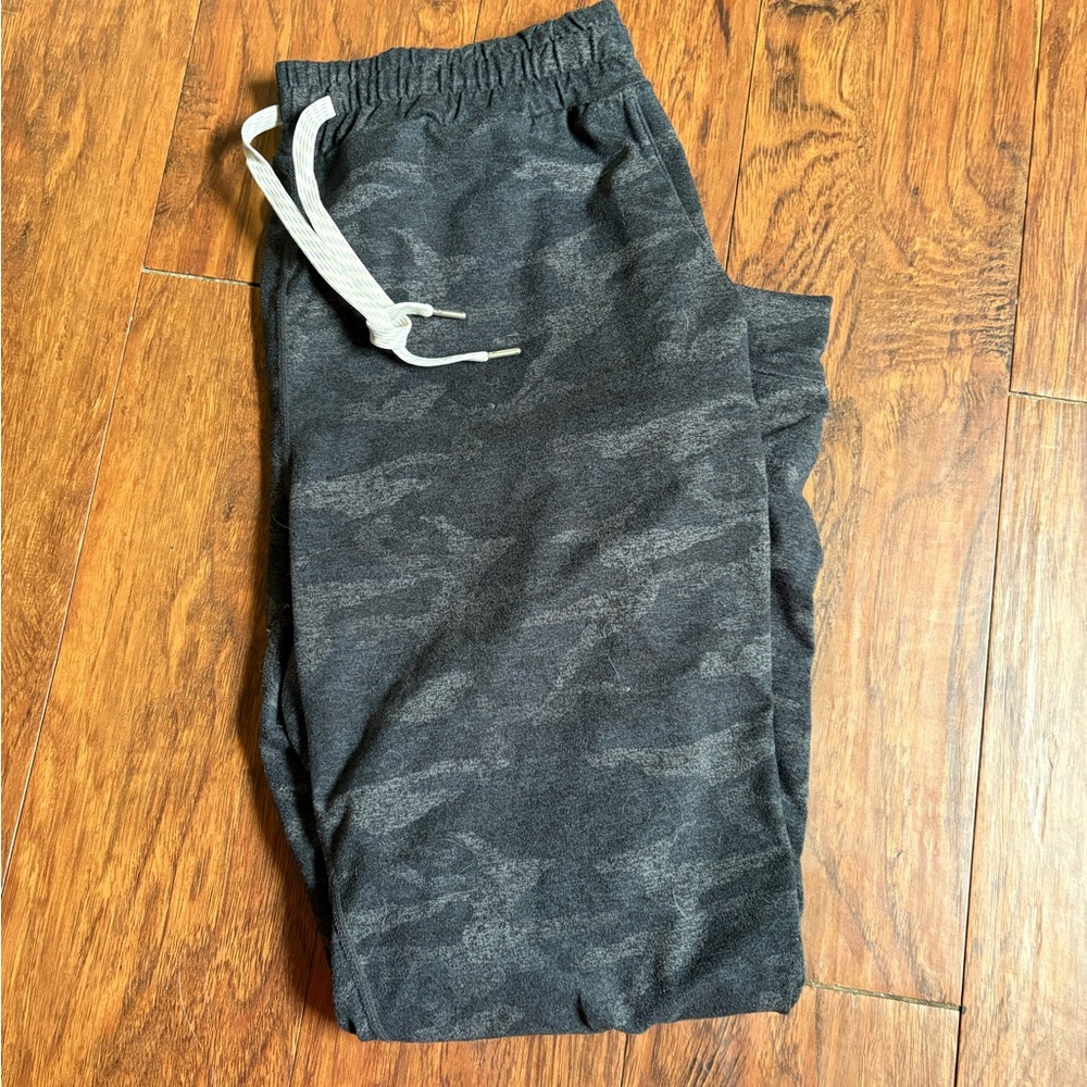 Vuori Camo Joggers